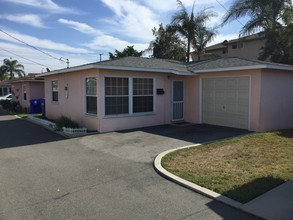 Delores Bungalows in Carson, CA - Building Photo - Building Photo