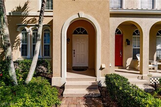 6032 Towncenter Cir in Naples, FL - Building Photo - Building Photo