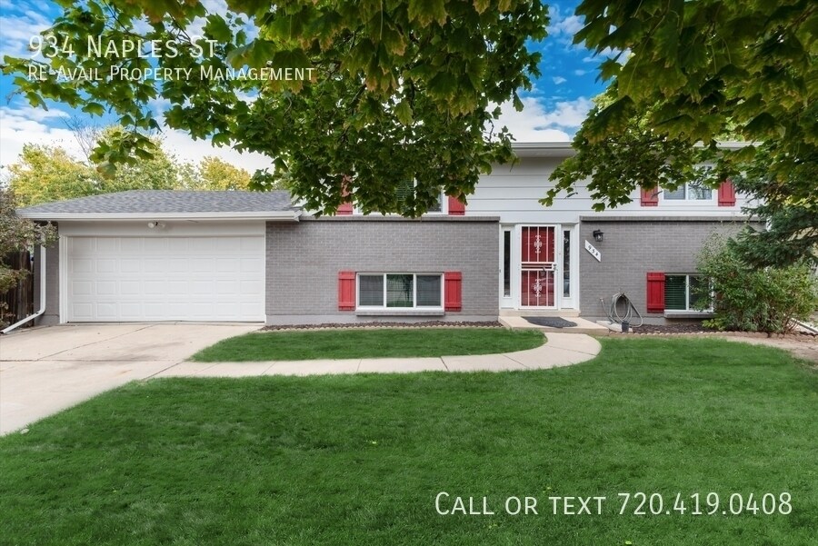 934 Naples St in Aurora, CO - Building Photo