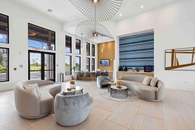 Residences of Highland in Hialeah, FL - Foto de edificio - Building Photo