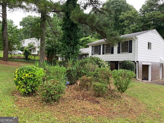 6953 Lodgepole Dr in Morrow, GA - Building Photo - Building Photo