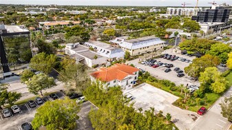 2926-2932 NW 92nd Ave in Coral Springs, FL - Foto de edificio - Building Photo