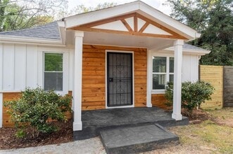 2040 Penelope St NW in Atlanta, GA - Building Photo - Building Photo