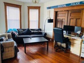 109 Calumet St, Unit 1 in Boston, MA - Building Photo - Building Photo