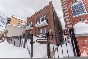 1465 W Cortez St, Unit 2N in Chicago, IL - Building Photo