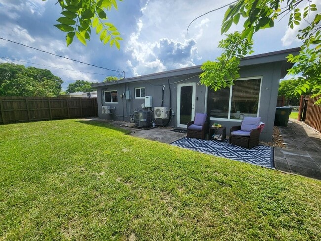 5140 NE 3rd Ave, Unit 5140 Ne 3rd ave