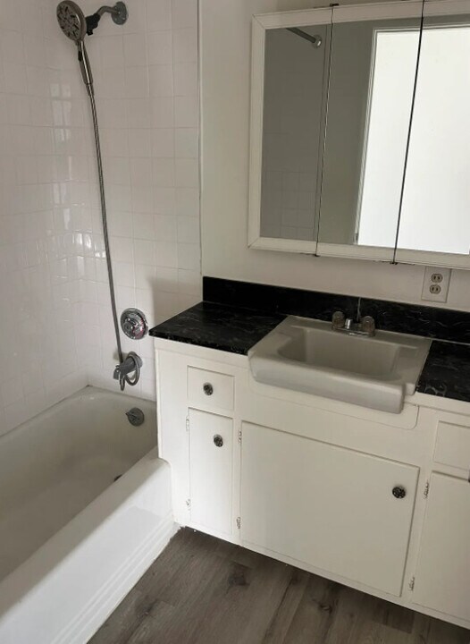 329 California Ave in Santa Monica, CA - Building Photo