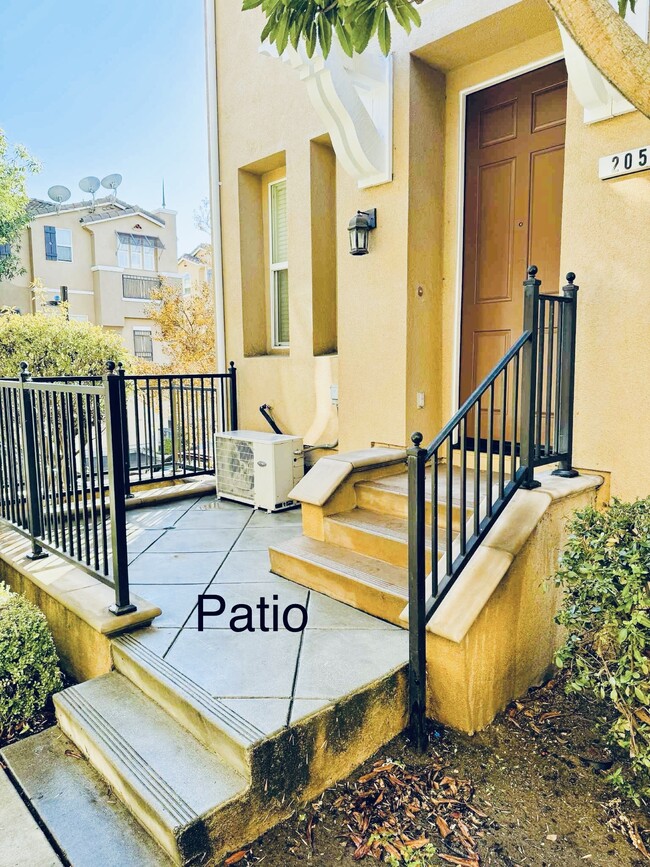 205 Parc Place Dr, Unit 1 in Milpitas, CA - Building Photo - Building Photo