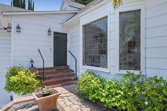 13324 Valley Vista Blvd in Los Angeles, CA - Building Photo - Building Photo