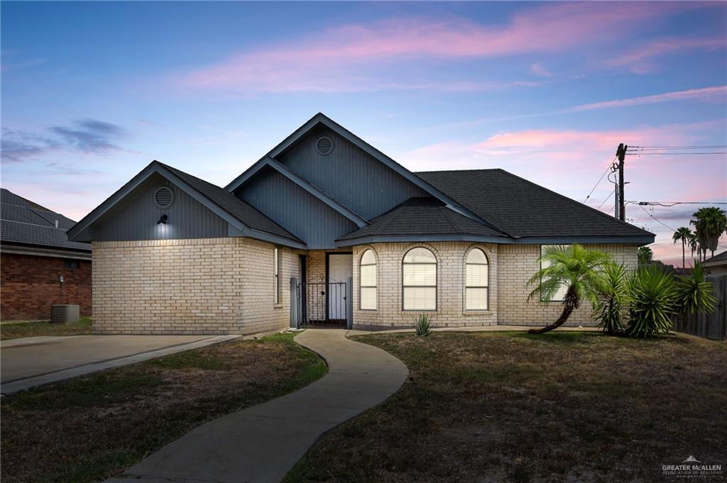 1005 N Sabinas St in Hidalgo, TX - Building Photo