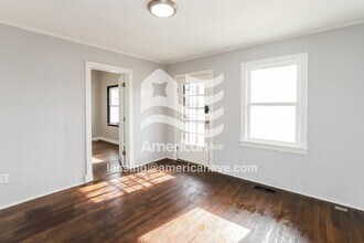 526 Tauromee Ave in Kansas City, KS - Foto de edificio - Building Photo