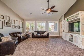 32810 N 40th Pl in Cave Creek, AZ - Foto de edificio - Building Photo