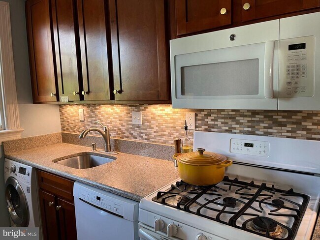 1404 26th St NW-Unit -4 in Washington, DC - Building Photo - Building Photo