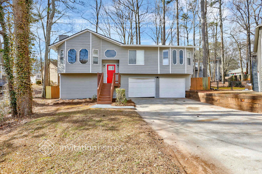 725 Pepperwood Ln in Stone Mountain, GA - Building Photo