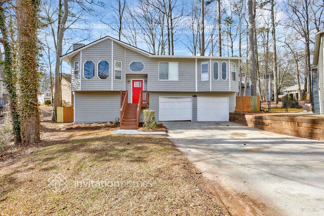725 Pepperwood Ln in Stone Mountain, GA - Building Photo - Building Photo
