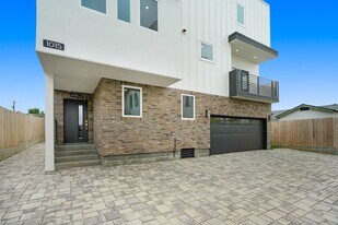 1015 Rosemont Ave in Los Angeles, CA - Building Photo