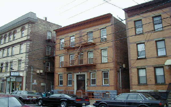 405 58th St in West New York, NJ - Building Photo - Building Photo