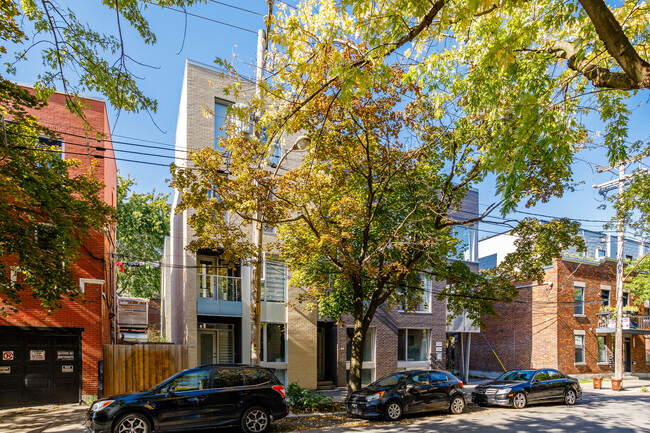 1123 Marie-Anne Rue E in Montréal, QC - Building Photo - Building Photo