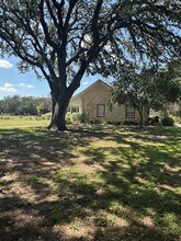 38400 Interstate 10 W in Boerne, TX - Foto de edificio - Building Photo