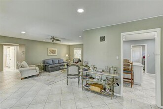 711 Whitfield Ave in Sarasota, FL - Building Photo - Building Photo