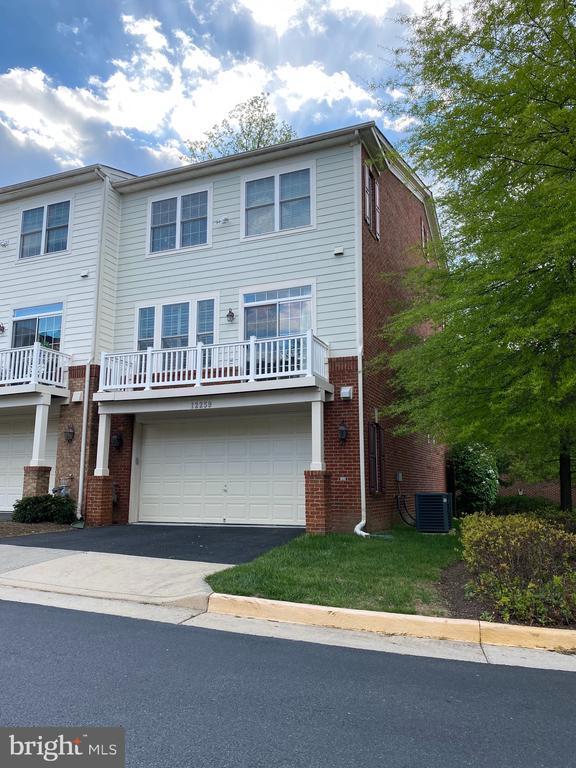 12239 Water Elm Ln in Fairfax, VA - Building Photo - Building Photo