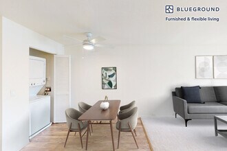 333 1st St in Seal Beach, CA - Building Photo - Building Photo