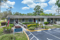 Semoran Pines Regimes in Orlando, FL - Foto de edificio - Building Photo