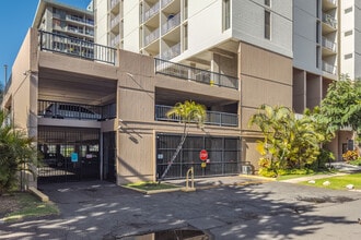 Parkland Gardens Condominiums in Honolulu, HI - Building Photo - Building Photo