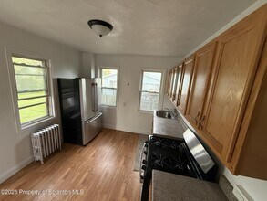 1440 Thackery St in Scranton, PA - Foto de edificio - Building Photo