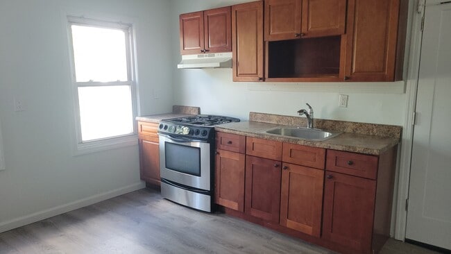 69 Mapes Ave, Unit 3 in Newark, NJ - Building Photo - Building Photo