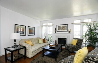 11401 Crownwood Ln in Rockville, MD - Building Photo - Building Photo