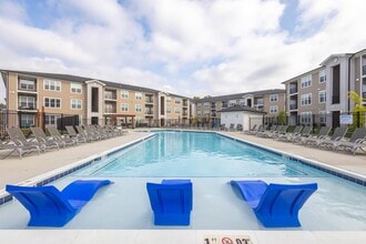Lakeside Gardens in Jeffersonville, IN - Foto de edificio - Building Photo