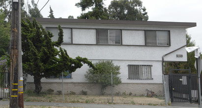 3130 High St in Oakland, CA - Foto de edificio - Building Photo