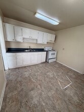 1437 Oakcrest Dr in Hampton, VA - Building Photo - Building Photo