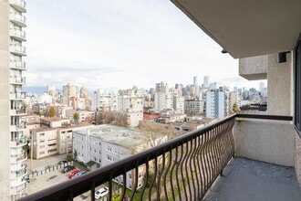 2040 Nelson St in Vancouver, BC - Building Photo - Building Photo