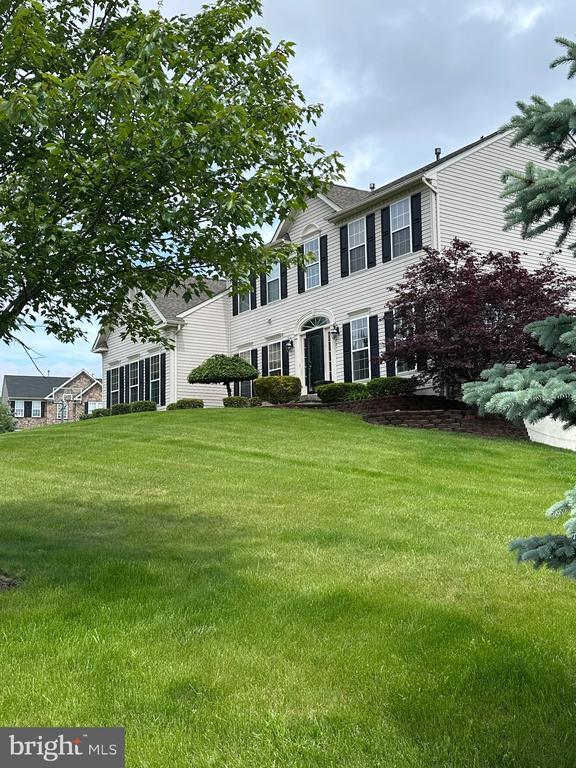 1891 Sycamore Dr in Quakertown, PA - Building Photo - Building Photo