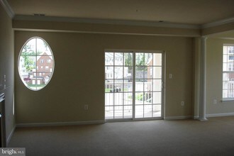 9700 Elzey Place-Unit -405 in Manassas Park, VA - Building Photo - Building Photo