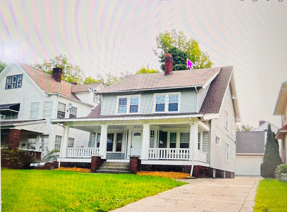 3230 Euclid Heights Blvd in Cleveland Heights, OH - Building Photo