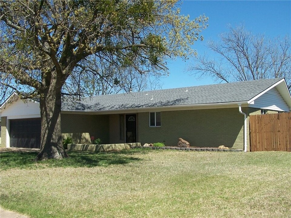 10 Sequoyah Blvd in Shawnee, OK - Building Photo