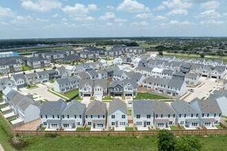 LightHaven at District West in Richmond, TX - Foto de edificio - Building Photo