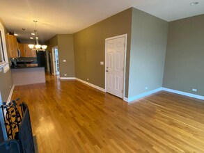 7153 W Irving Park Rd in Chicago, IL - Building Photo - Building Photo