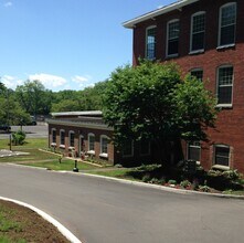 150 Yantic St, Unit 239 in Norwich, CT - Building Photo - Building Photo