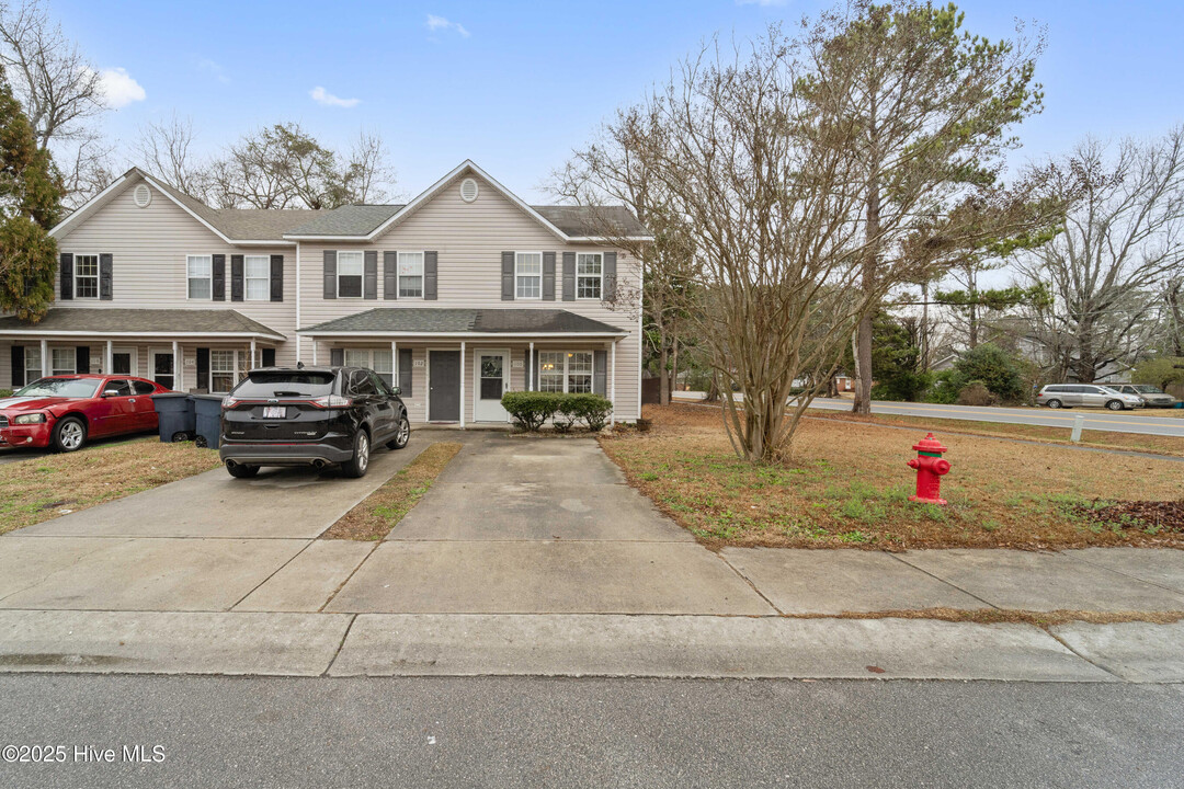 100 Croatan Ct in Jacksonville, NC - Building Photo