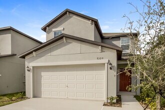 7320 Spring Snowflake Ave in Tampa, FL - Building Photo - Building Photo