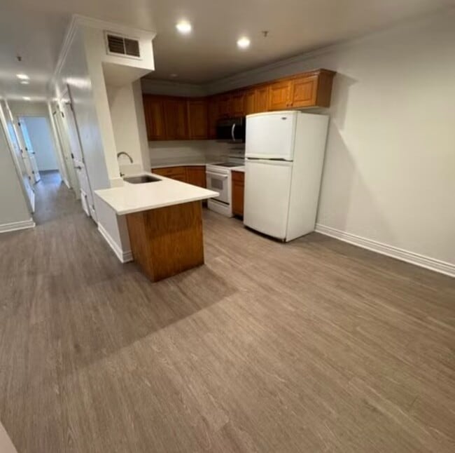 property at 857 W Columbia Ln