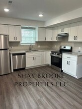 2925 S Wilson Rd in Radcliff, KY - Foto de edificio - Building Photo