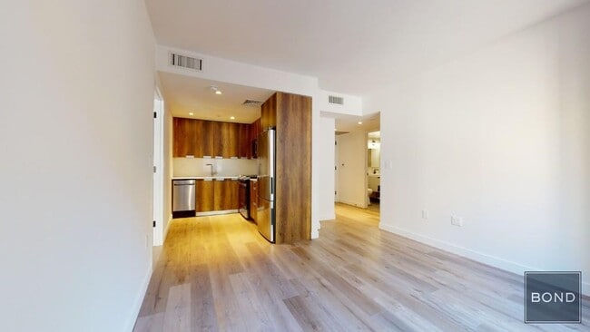 property at 350 W 45th St