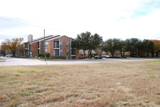 Wind River Apartments in Fort Worth, TX - Foto de edificio - Building Photo