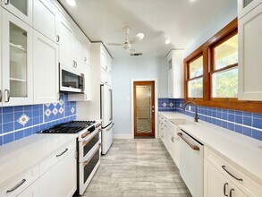 4941 10th Ave in Sacramento, CA - Building Photo - Building Photo