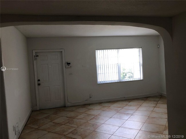 111 SW 31st Ct-Unit -A in Miami, FL - Building Photo - Building Photo